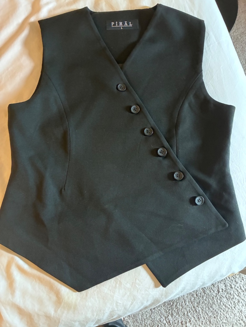 Vest - Picture 3 of 5